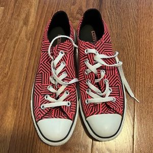 Womens size 8 Converse Allstar